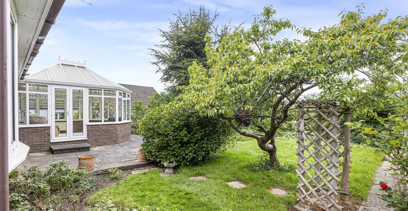 3 bedroom bungalow for sale in Rochester | Robinson Michael & Jackson