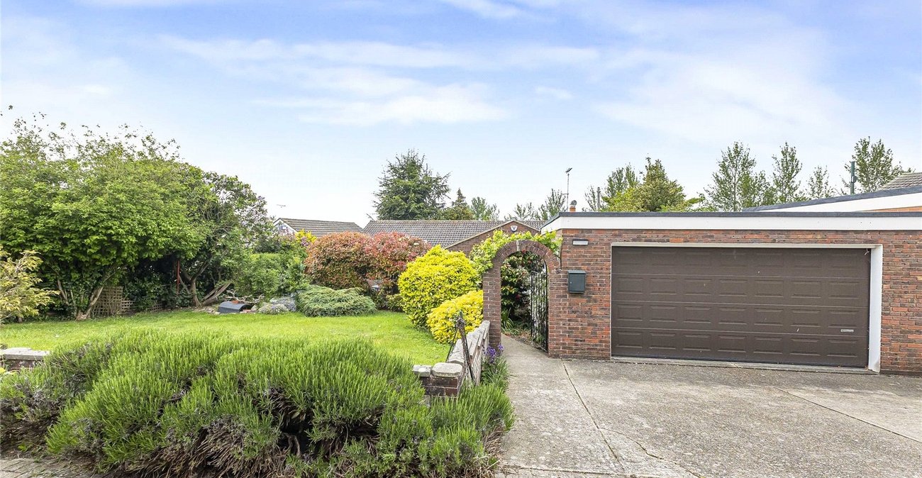 3 bedroom bungalow for sale in Rochester | Robinson Michael & Jackson