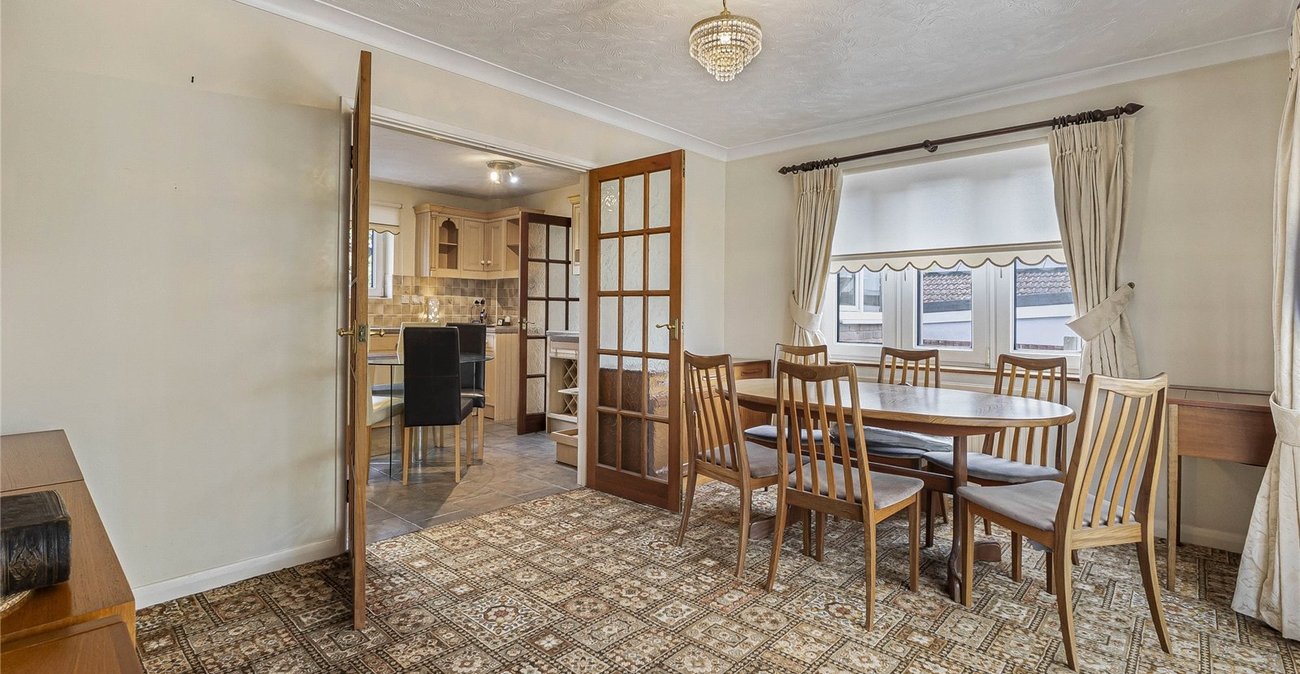 3 bedroom bungalow for sale in Rochester | Robinson Michael & Jackson