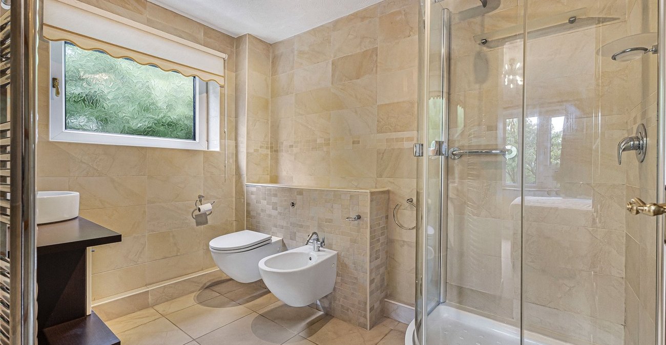 3 bedroom bungalow for sale in Rochester | Robinson Michael & Jackson