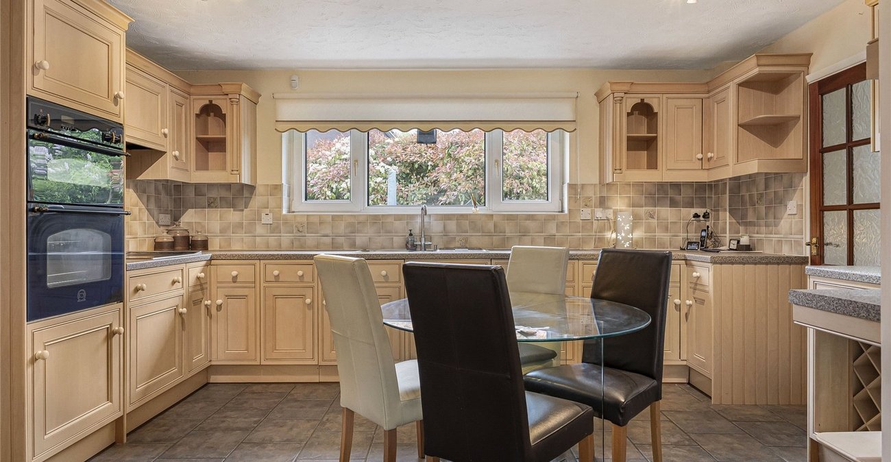 3 bedroom bungalow for sale in Rochester | Robinson Michael & Jackson