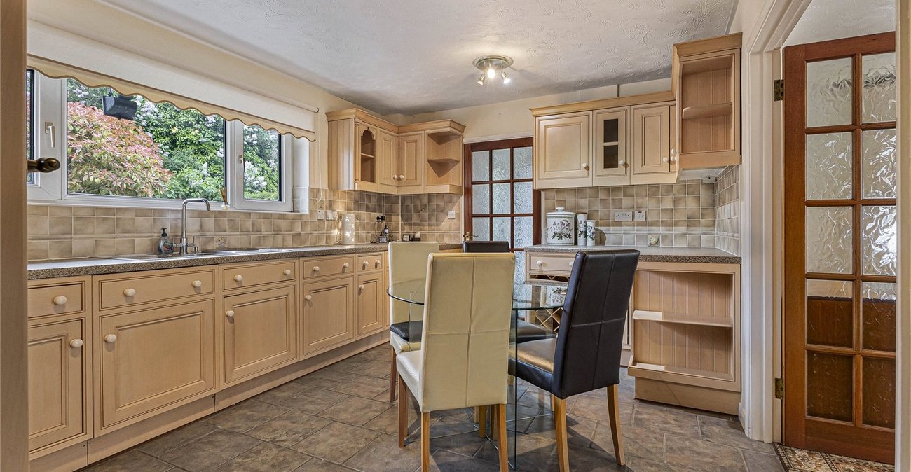 3 bedroom bungalow for sale in Rochester | Robinson Michael & Jackson