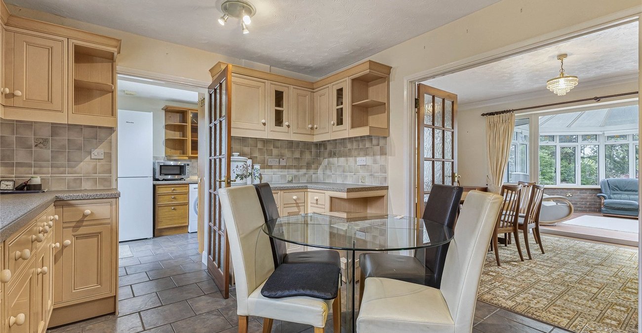 3 bedroom bungalow for sale in Rochester | Robinson Michael & Jackson