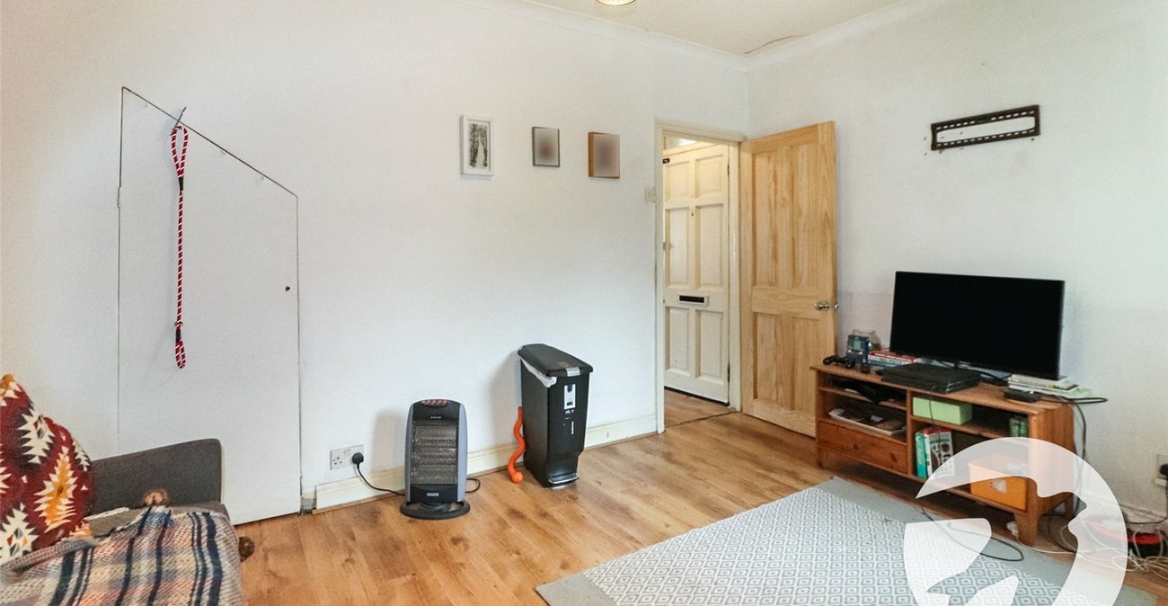 2 bedroom house for sale in Erith | Robinson Jackson