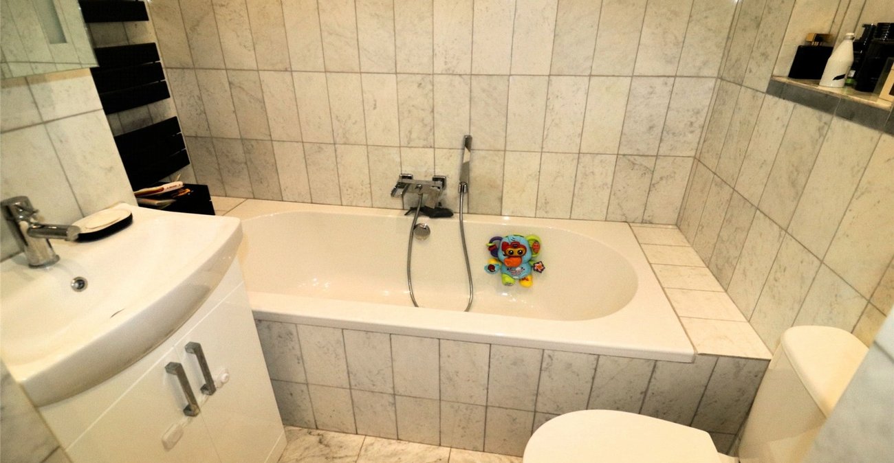 2 bedroom house for sale in Erith | Robinson Jackson