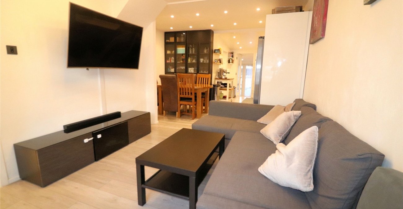 2 bedroom house for sale in Erith | Robinson Jackson