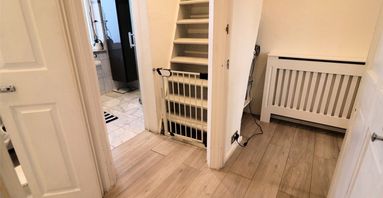 2 bedroom house for sale in Erith | Robinson Jackson