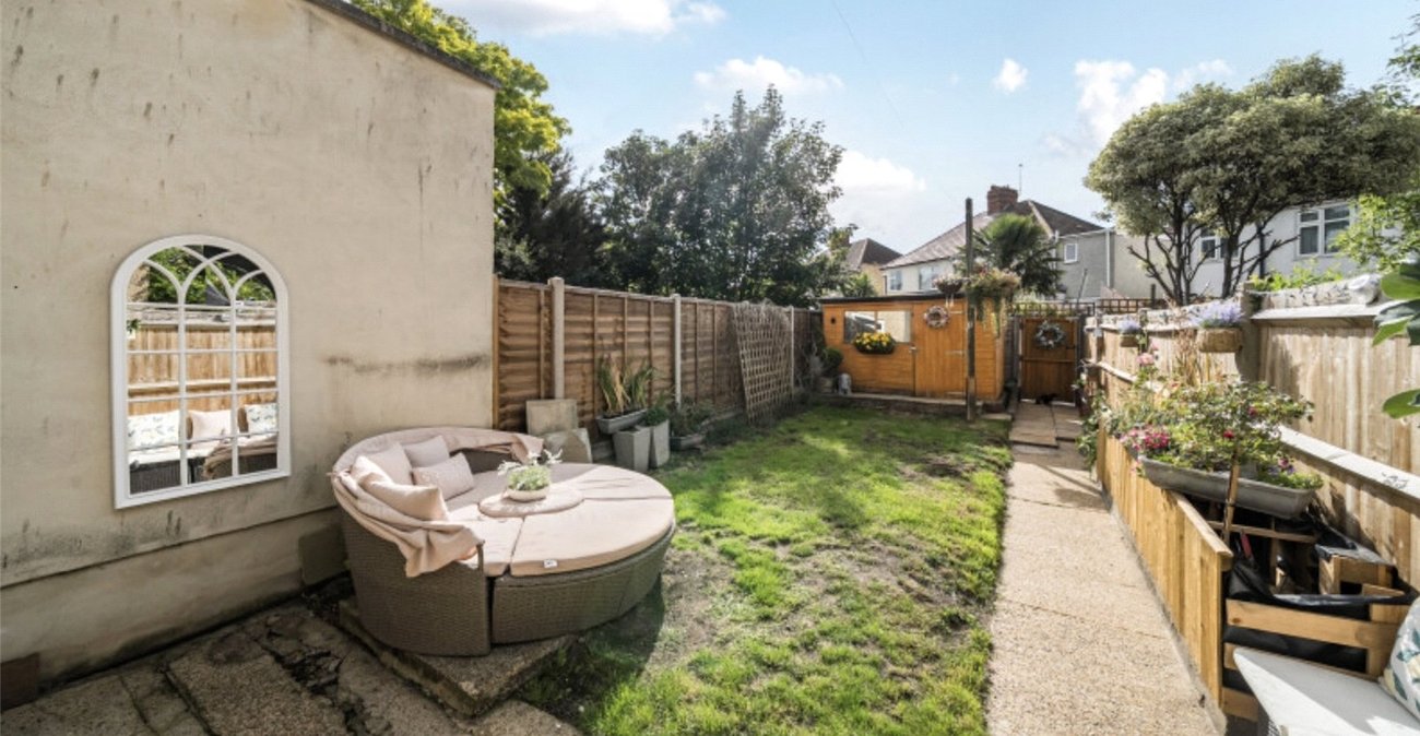 2 bedroom house for sale in Erith | Robinson Jackson