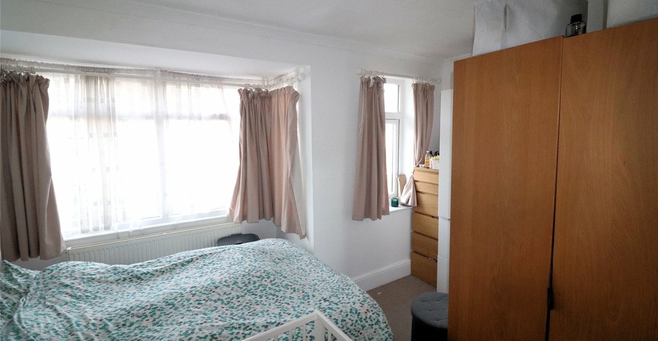 2 bedroom house for sale in Erith | Robinson Jackson