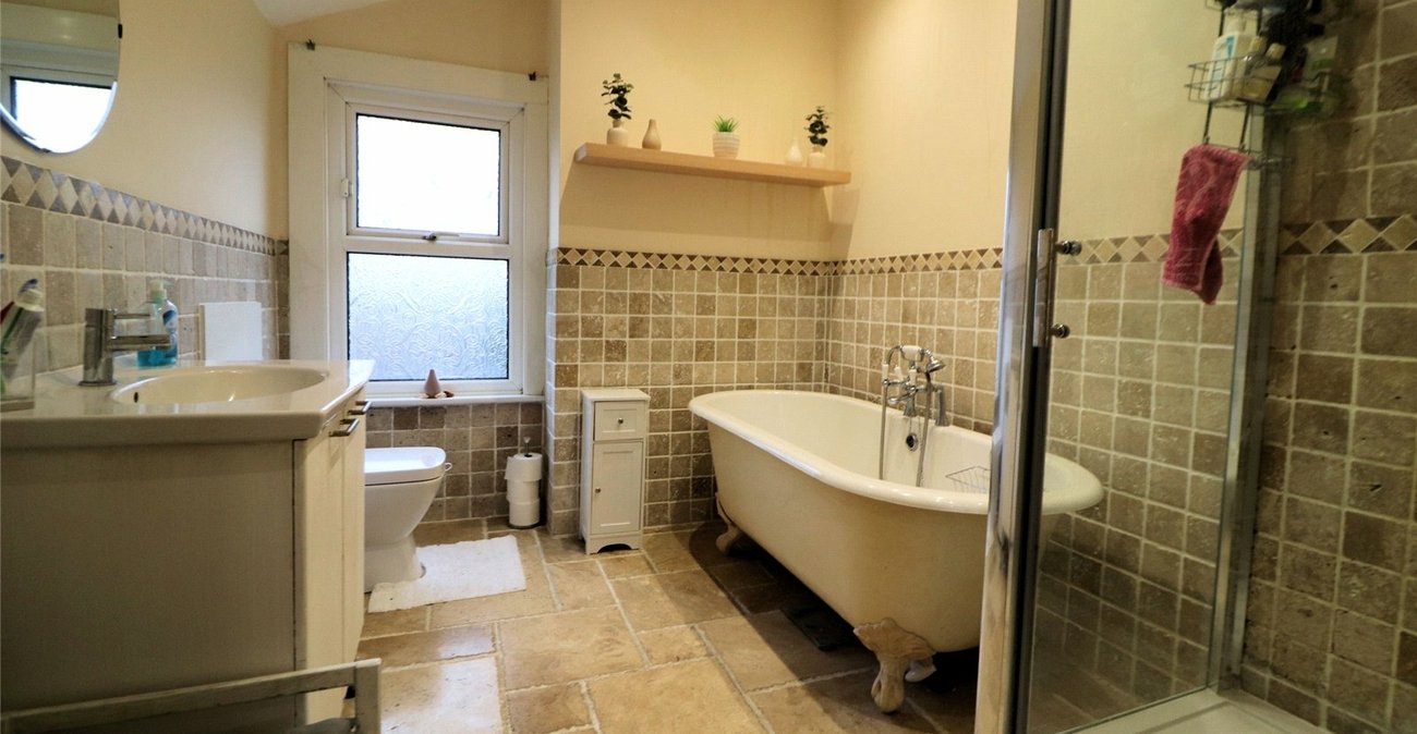 3 bedroom house for sale in Erith | Robinson Jackson