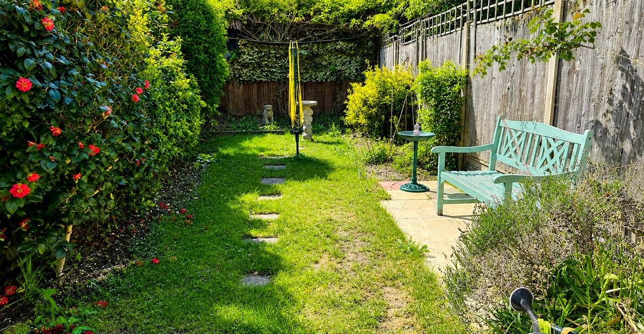 3 bedroom house for sale in London | Robinson Jackson