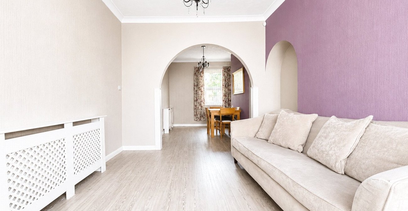 3 bedroom house for sale in London | Robinson Jackson