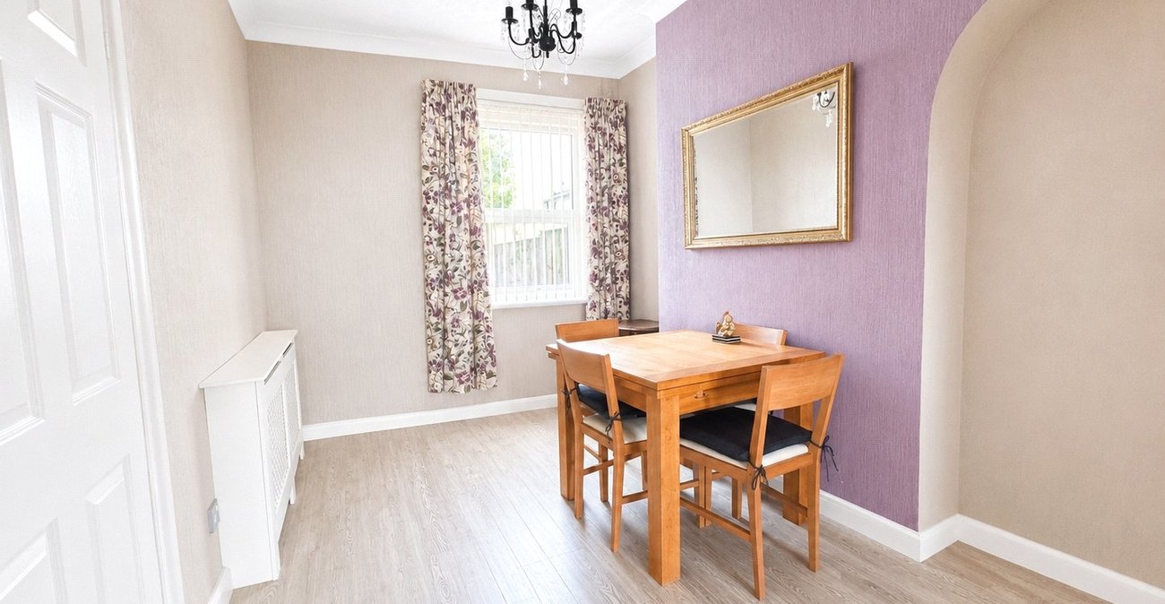 3 bedroom house for sale in London | Robinson Jackson