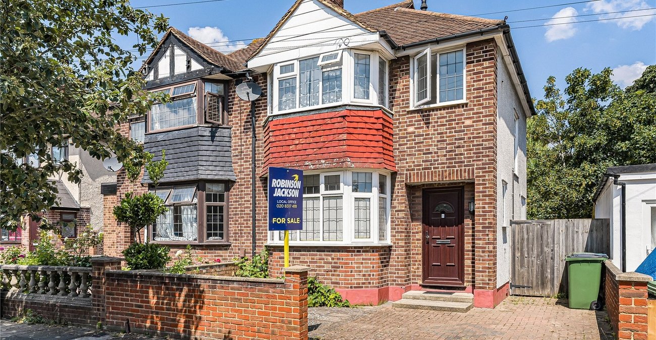 3 bedroom house for sale in Plumstead | Robinson Jackson