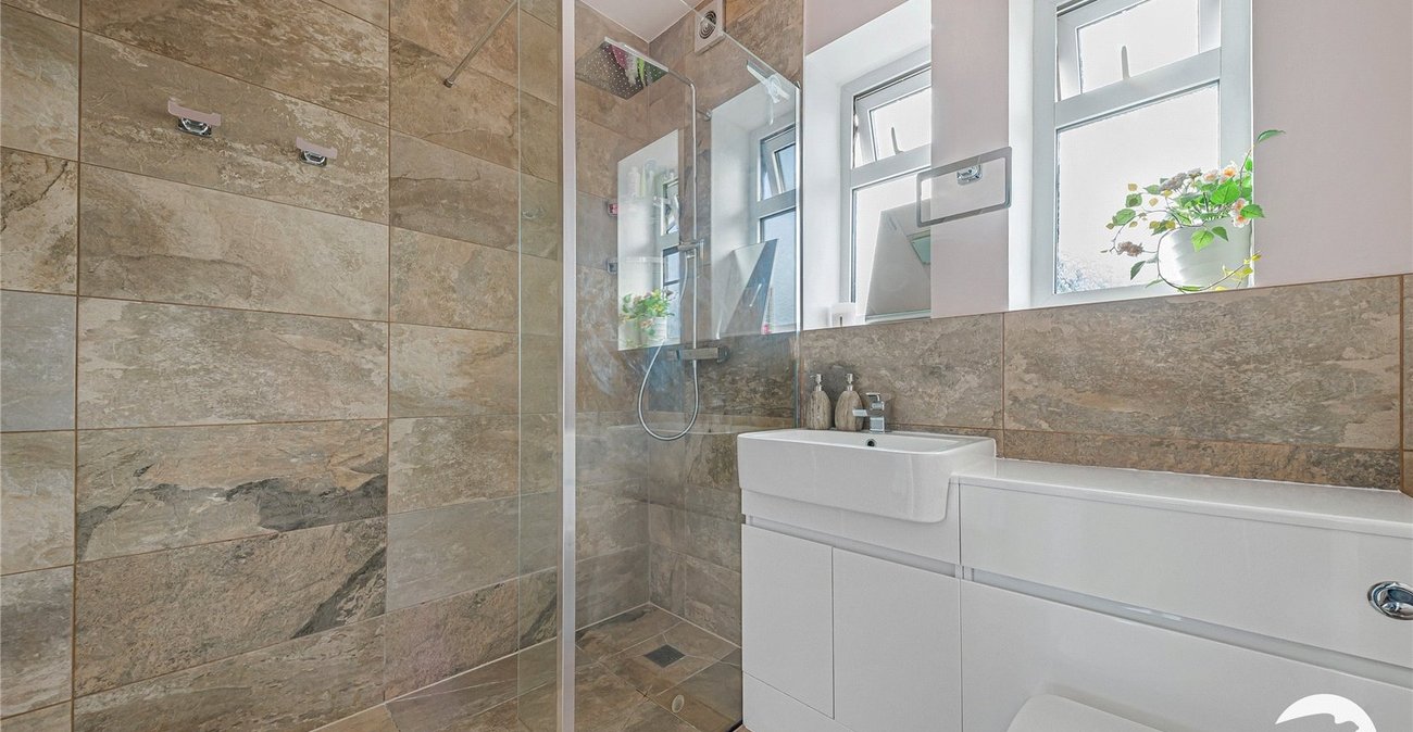 4 bedroom house for sale in London | Robinson Jackson