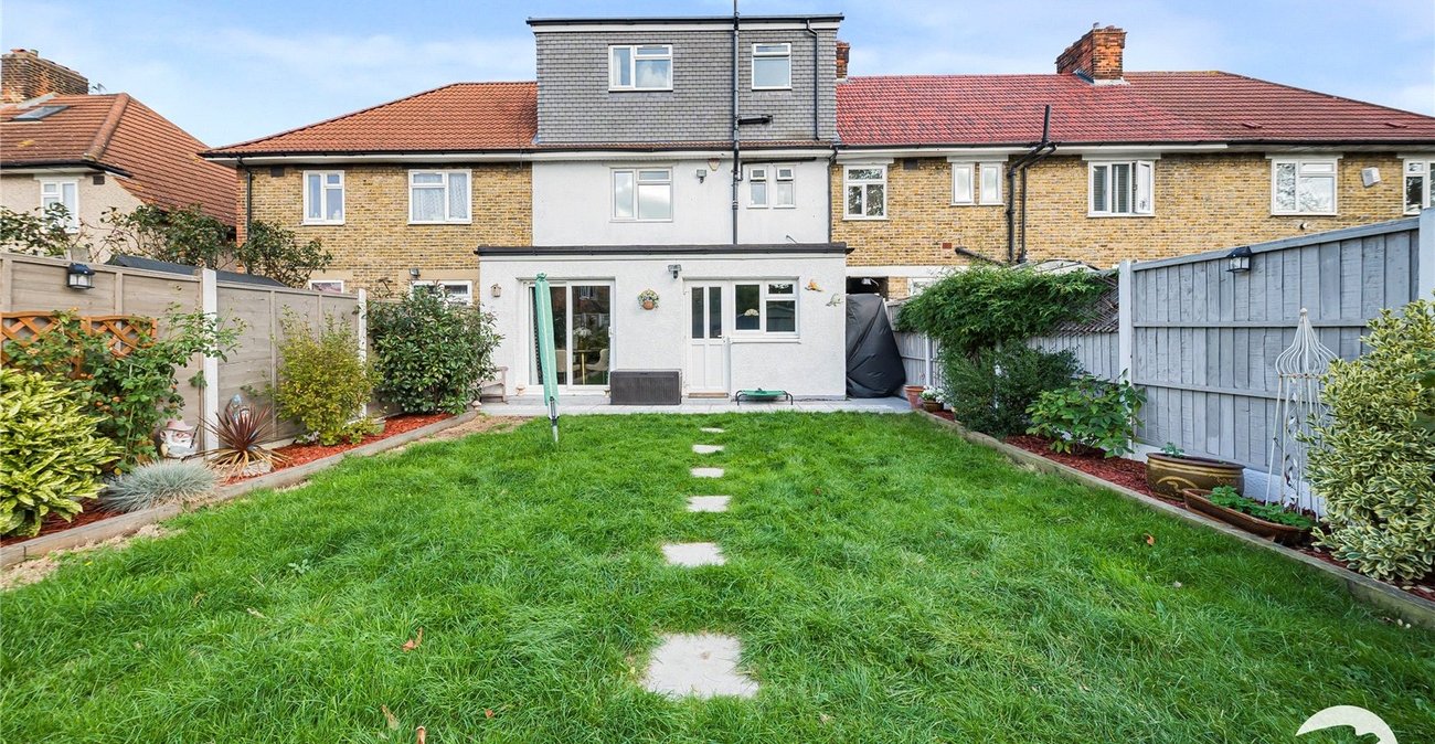 4 bedroom house for sale in London | Robinson Jackson