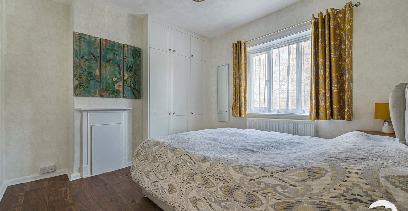 4 bedroom house for sale in London | Robinson Jackson