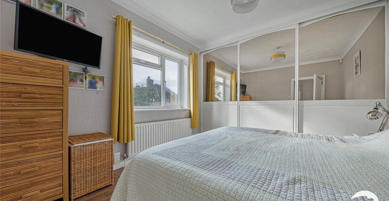 4 bedroom house for sale in London | Robinson Jackson