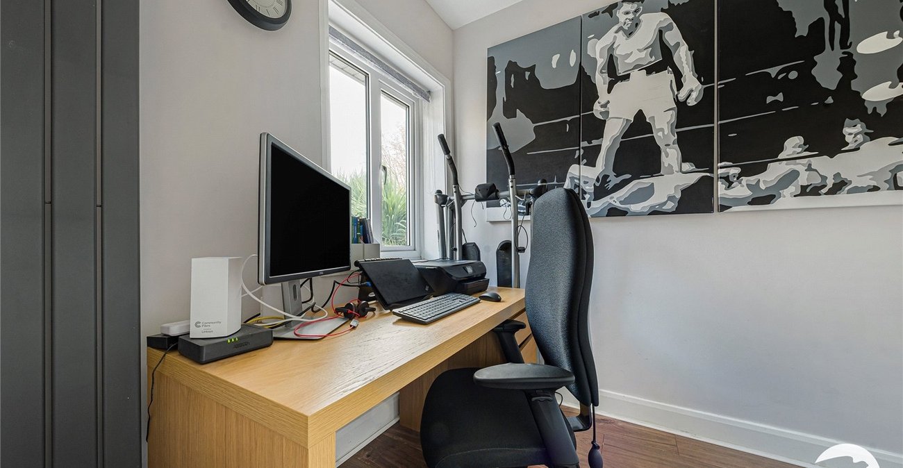 4 bedroom house for sale in London | Robinson Jackson