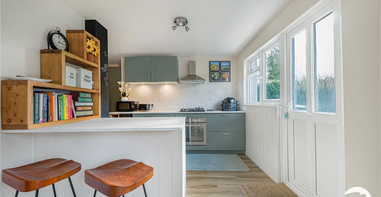 4 bedroom house for sale in London | Robinson Jackson