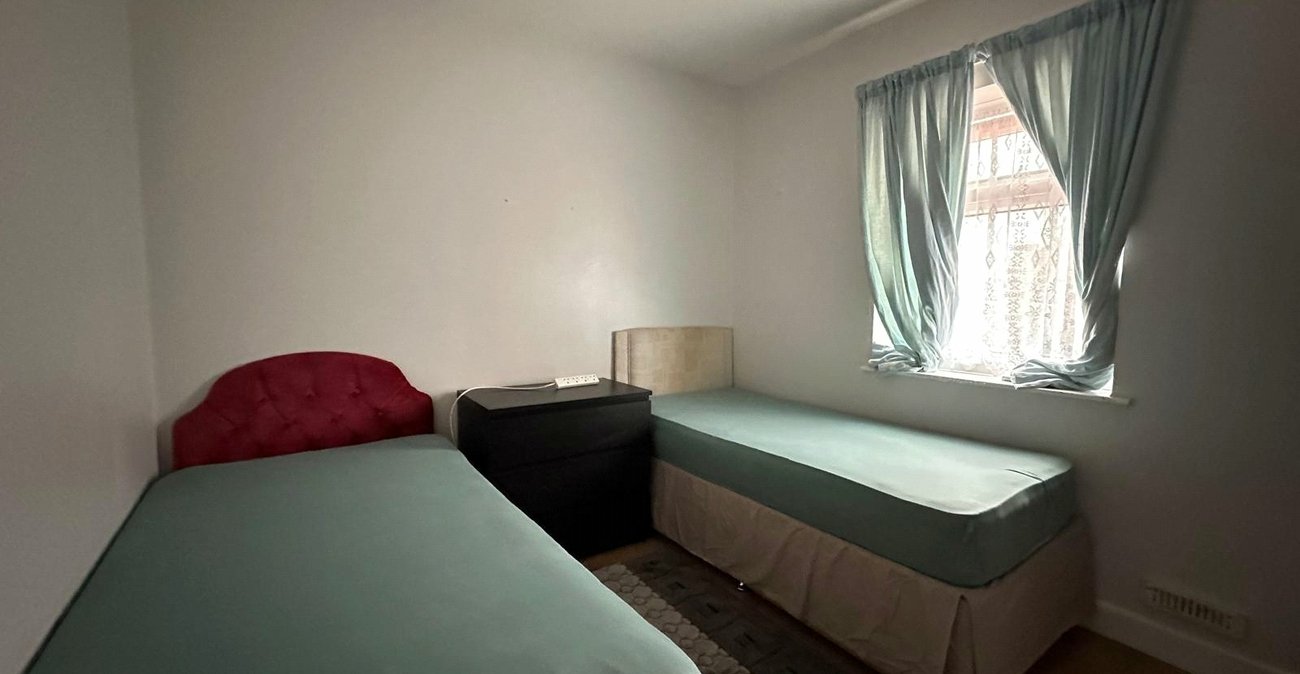 5 bedroom house for sale in London | Robinson Jackson