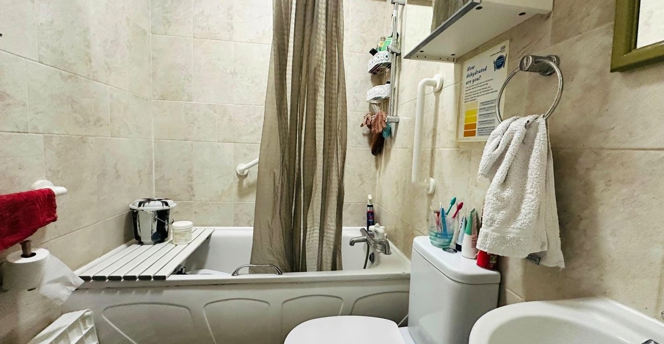 5 bedroom house for sale in London | Robinson Jackson