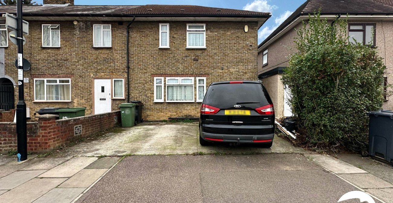 5 bedroom house for sale in London | Robinson Jackson