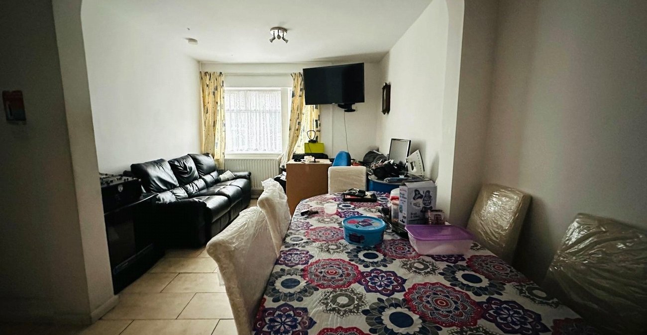 5 bedroom house for sale in London | Robinson Jackson