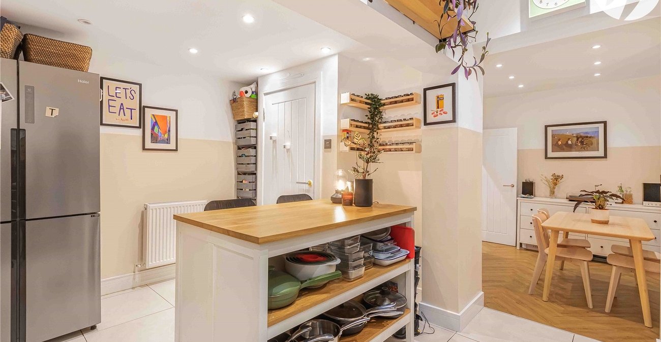 3 bedroom house for sale in Woolwich | Robinson Jackson