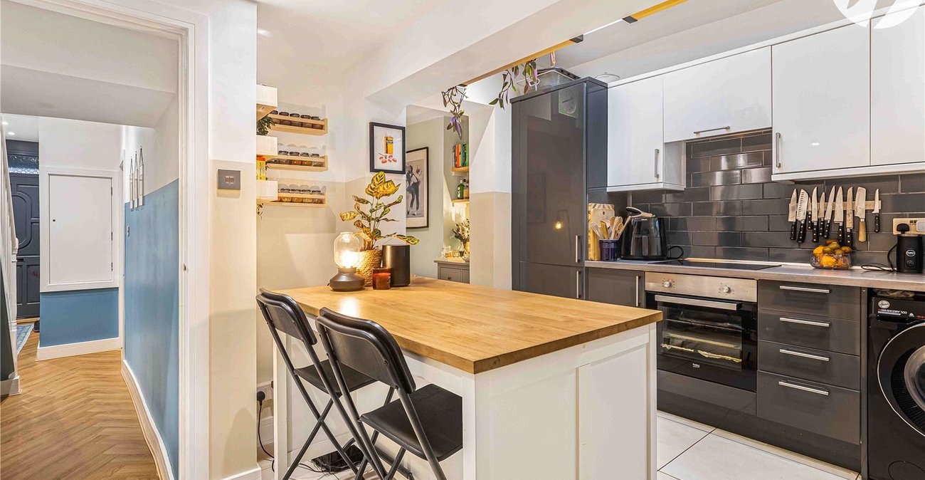 3 bedroom house for sale in Woolwich | Robinson Jackson