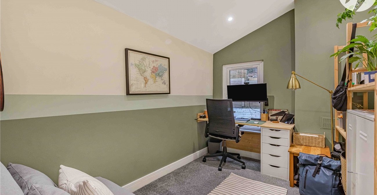 3 bedroom house for sale in Woolwich | Robinson Jackson