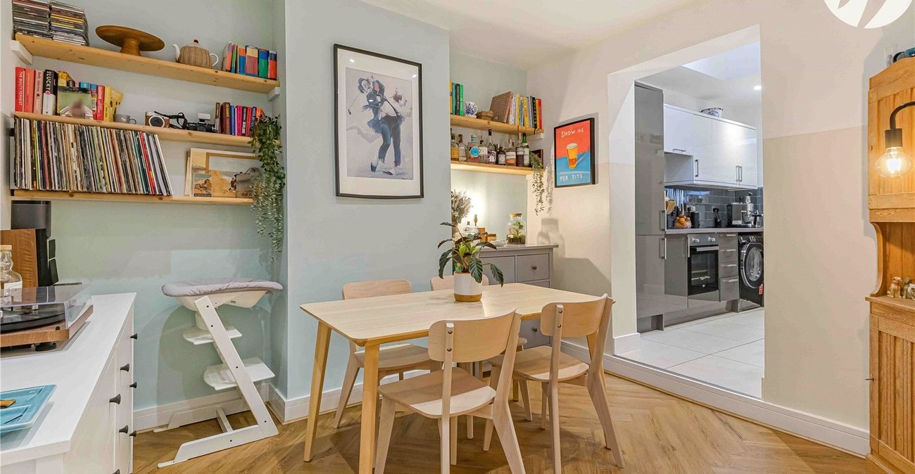 3 bedroom house for sale in Woolwich | Robinson Jackson