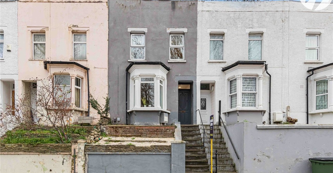 3 bedroom house for sale in Woolwich | Robinson Jackson