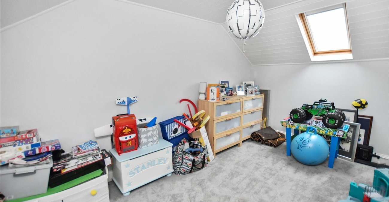 4 bedroom bungalow for sale in Bexleyheath | Robinson Jackson