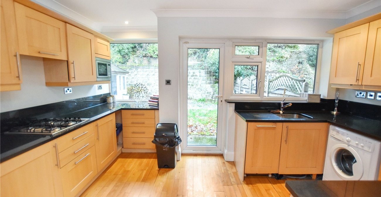 4 bedroom bungalow for sale in Bexleyheath | Robinson Jackson