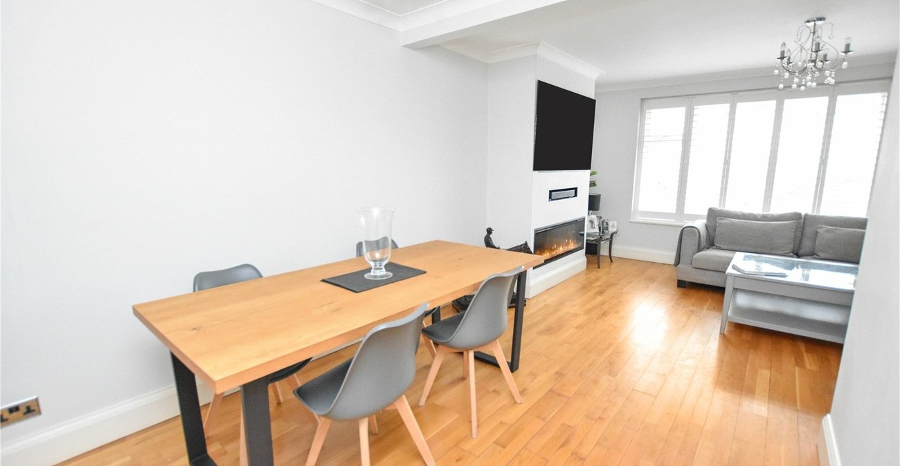 4 bedroom bungalow for sale in Bexleyheath | Robinson Jackson