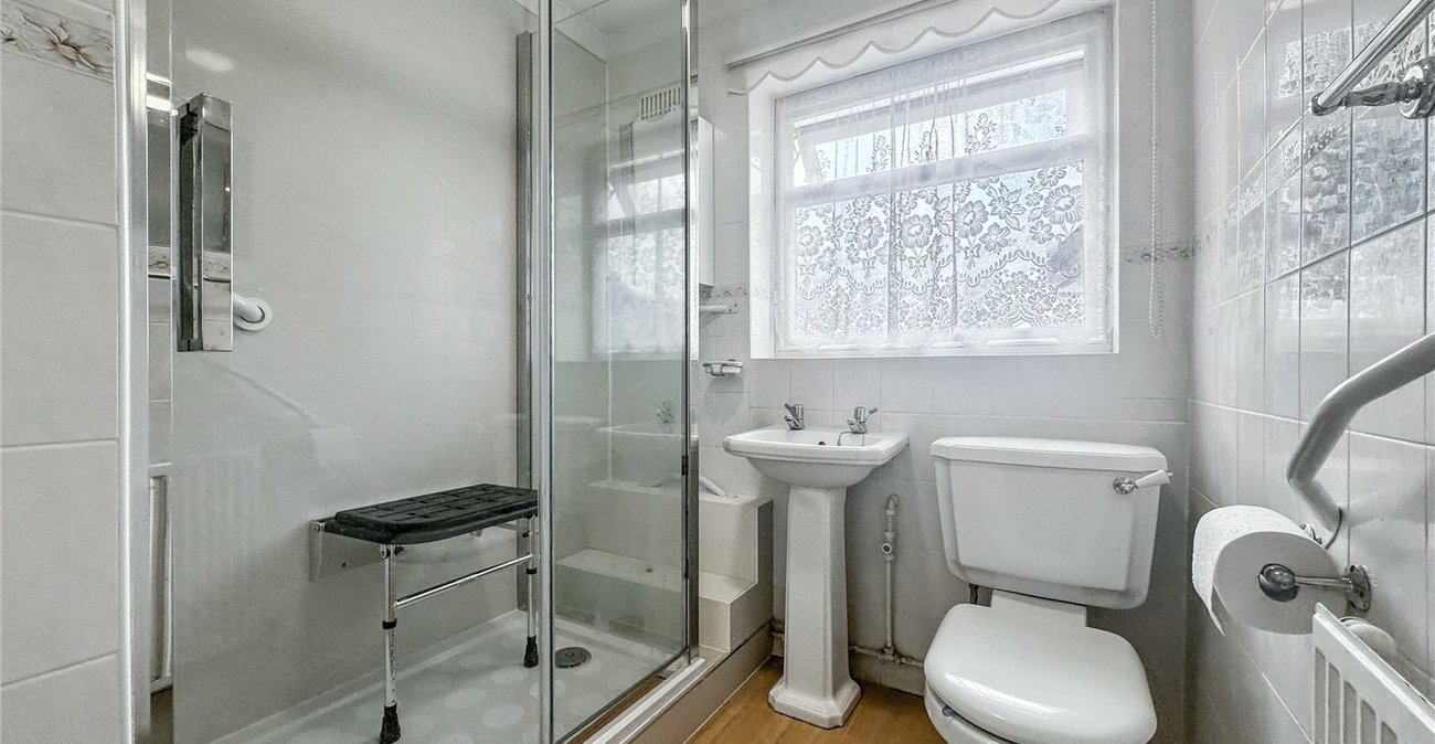 2 bedroom bungalow for sale in Rainham | Robinson Michael & Jackson