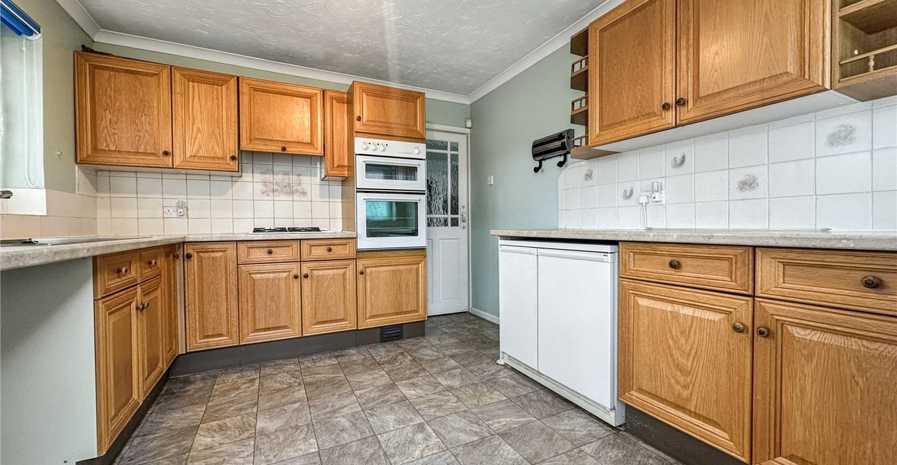 2 bedroom bungalow for sale in Rainham | Robinson Michael & Jackson