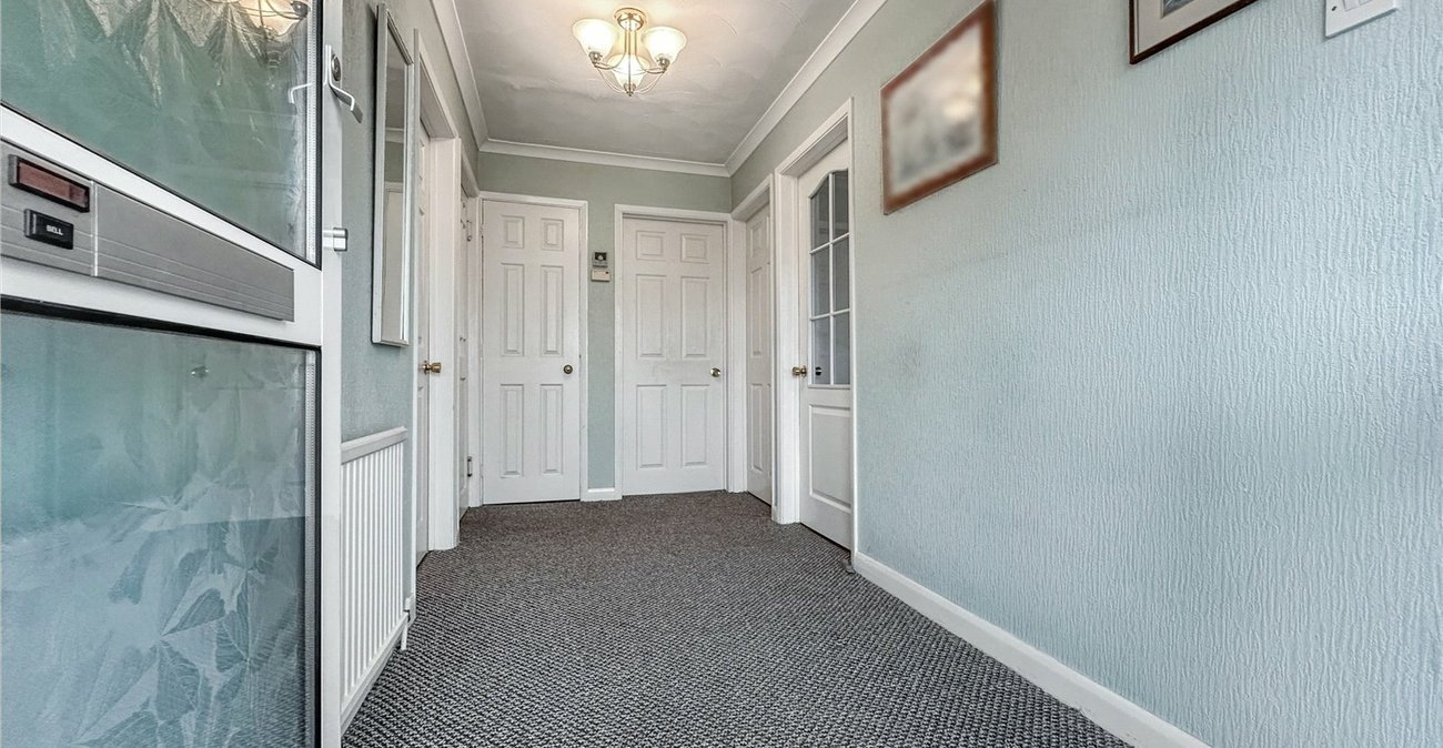2 bedroom bungalow for sale in Rainham | Robinson Michael & Jackson