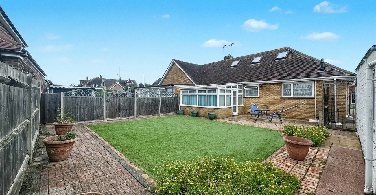 2 bedroom bungalow for sale in Rainham | Robinson Michael & Jackson