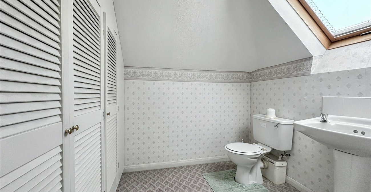 2 bedroom bungalow for sale in Rainham | Robinson Michael & Jackson