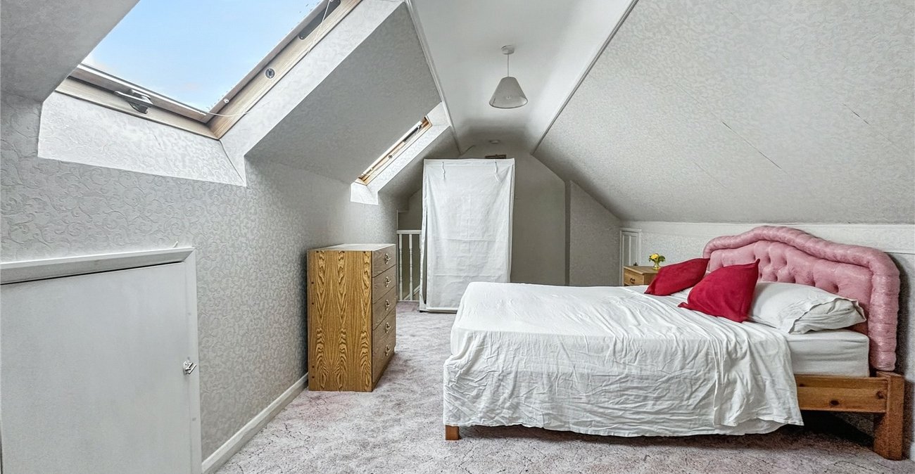 2 bedroom bungalow for sale in Rainham | Robinson Michael & Jackson