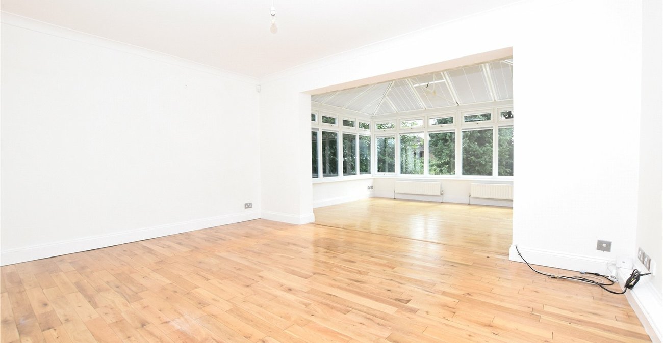 2 bedroom bungalow for sale in Bexleyheath | Robinson Jackson