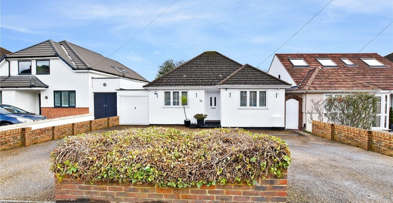 2 bedroom bungalow for sale in Bexleyheath | Robinson Jackson