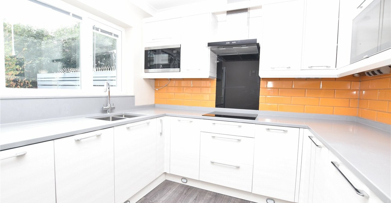 2 bedroom bungalow for sale in Bexleyheath | Robinson Jackson