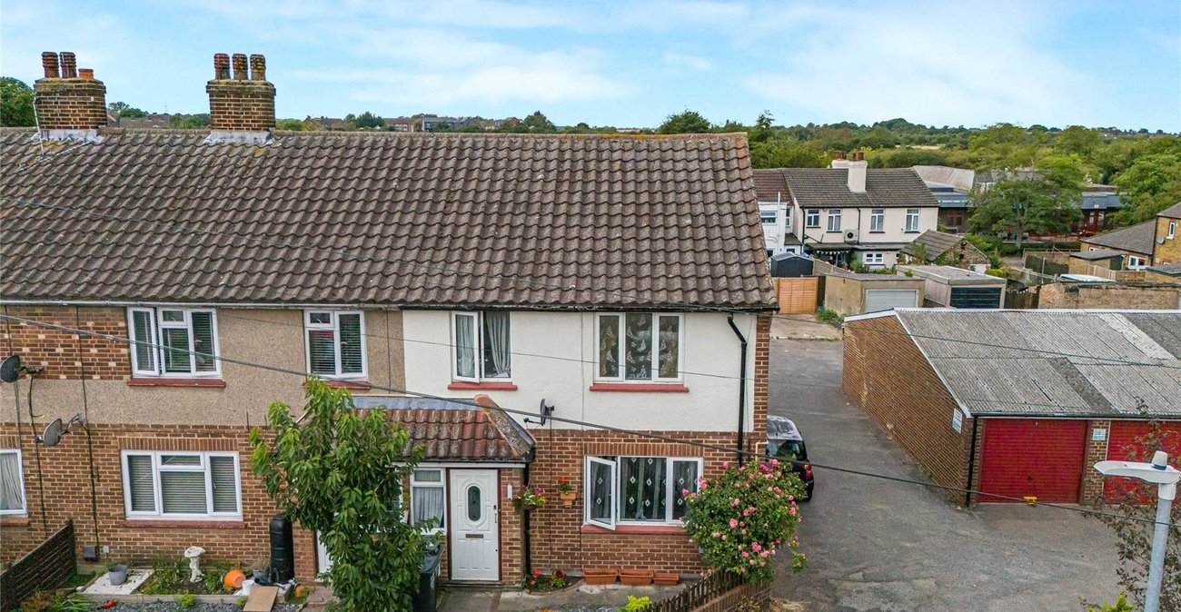 3 bedroom house for sale in Swanscombe | Robinson Jackson