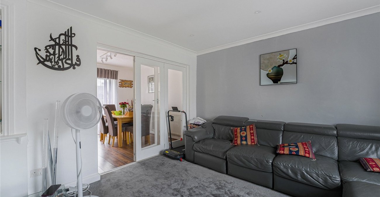 3 bedroom house for sale in Swanscombe | Robinson Jackson