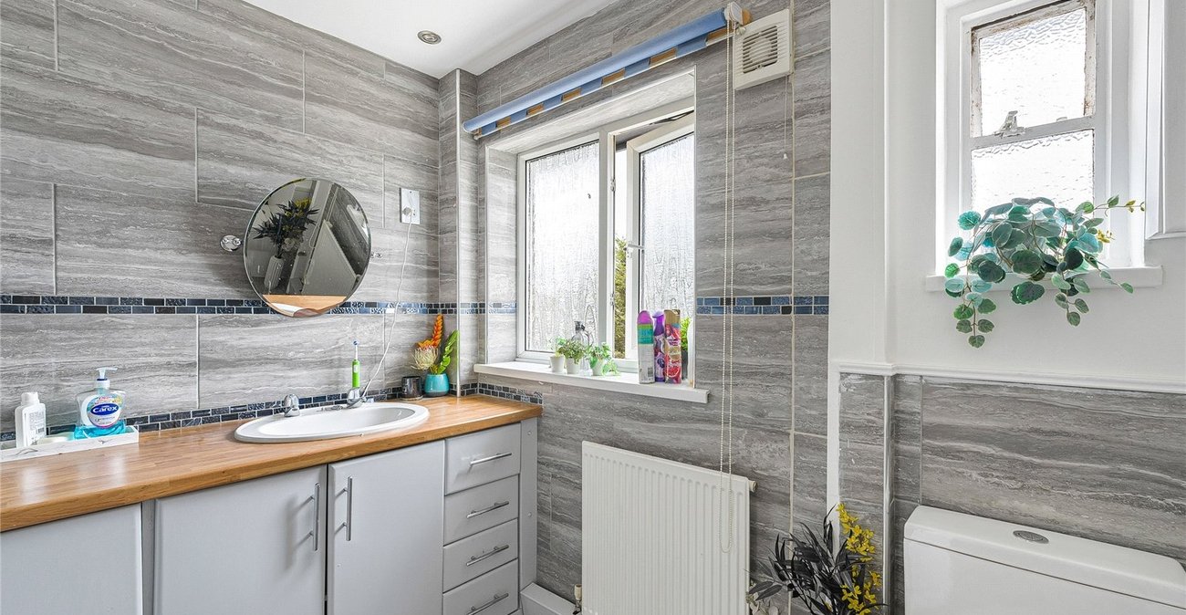 3 bedroom house for sale in Swanscombe | Robinson Jackson
