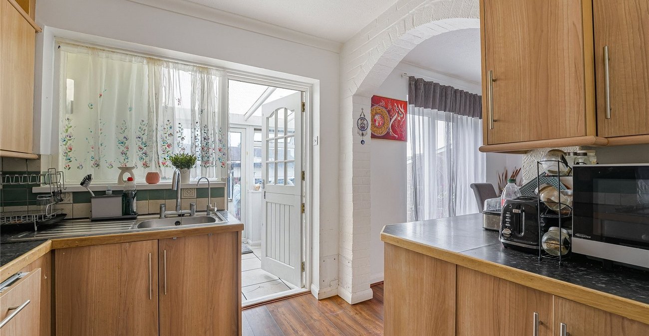3 bedroom house for sale in Swanscombe | Robinson Jackson
