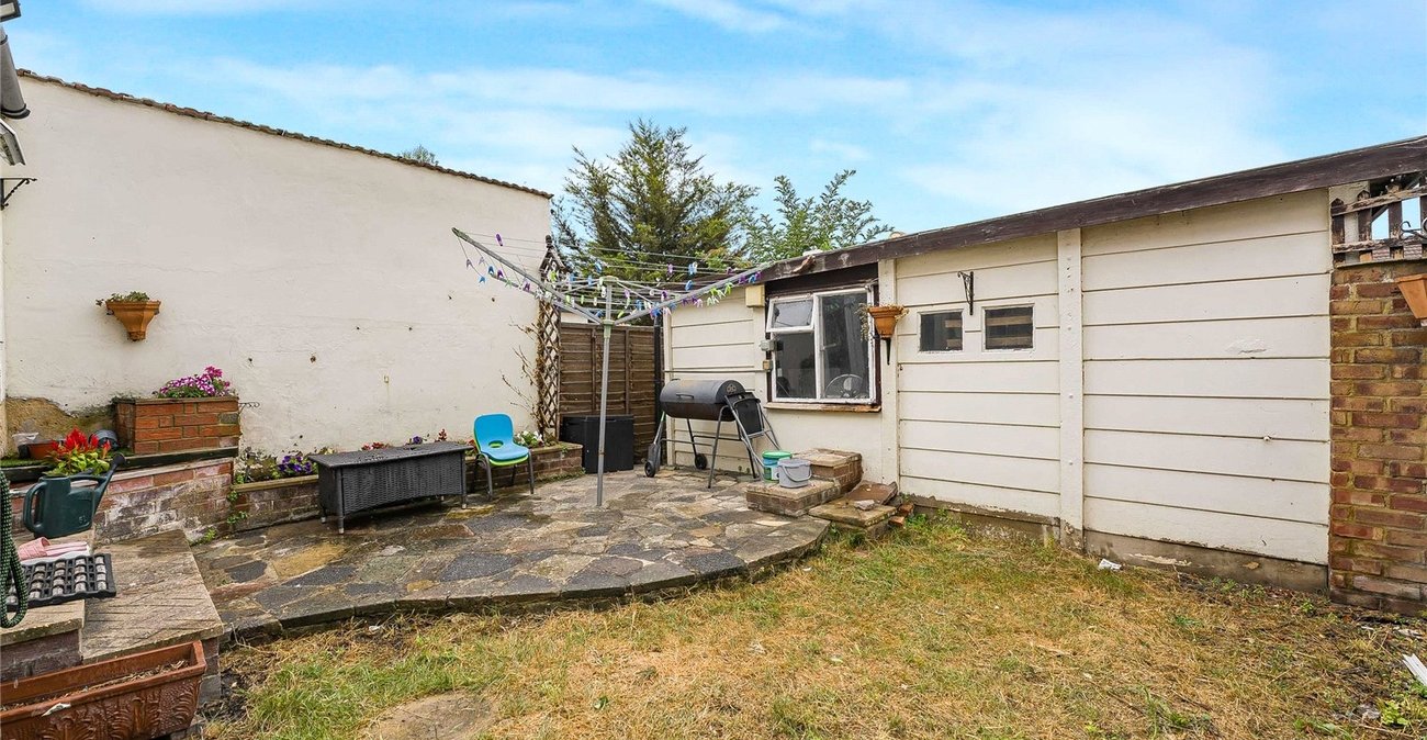 3 bedroom house for sale in Swanscombe | Robinson Jackson